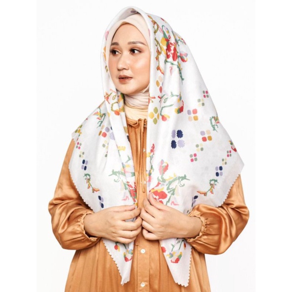 LAGOSI SCARF BY RADWAH SALEE