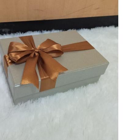 

♠ kotak kado 15x10x5 berpita ☎