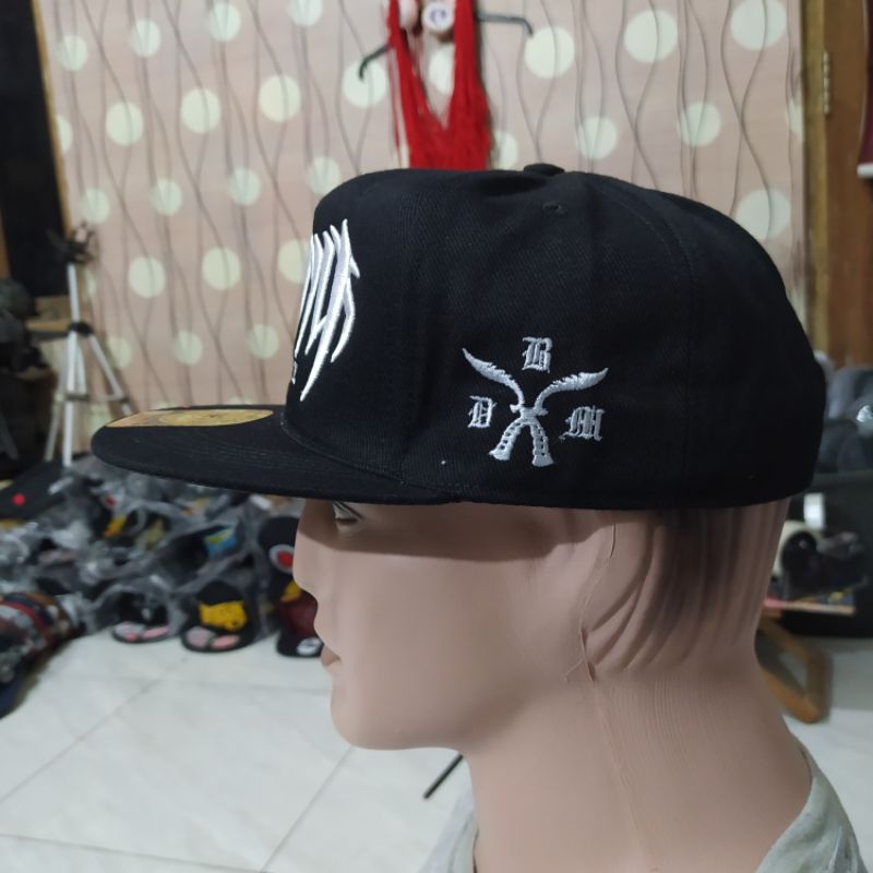 Topi Snapback metal distro pria Bordir Taring