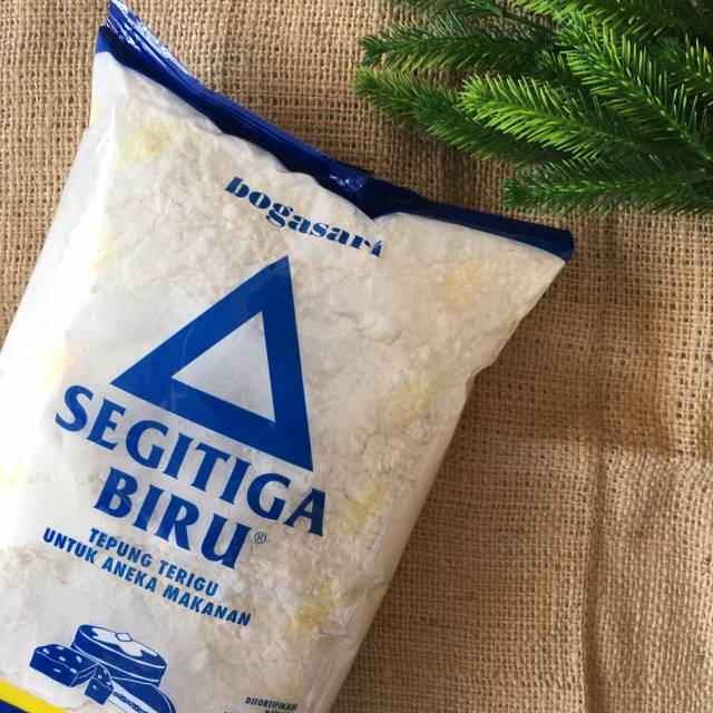 

Tepung Segitiga Biru