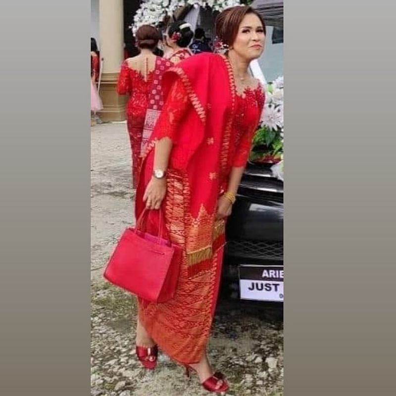 Songket Silungkang warna merah dara