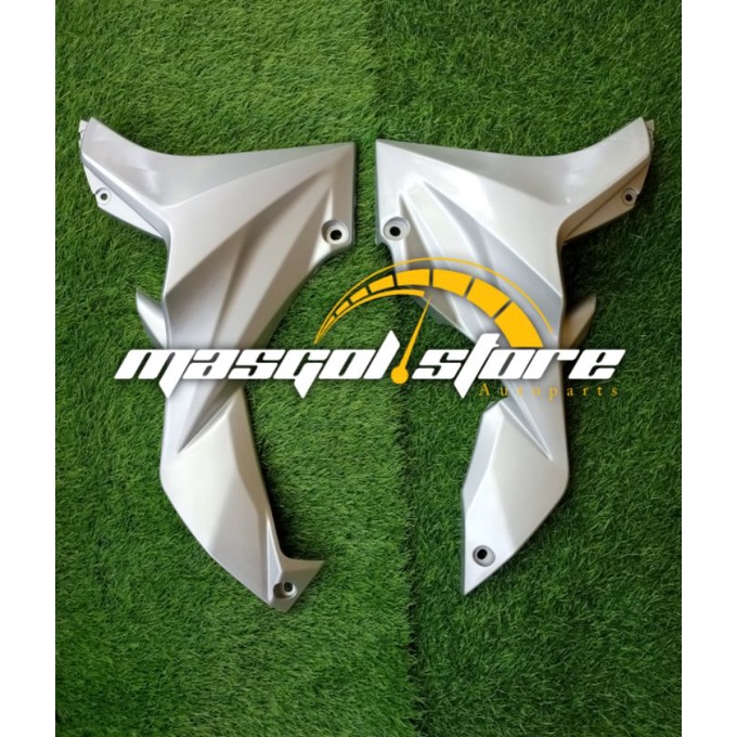 Cover sayap depan bagian bawah honda blade lama silver