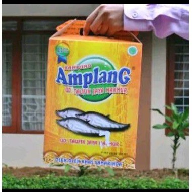 

Amplang Kuku Macam Ikan Belida Khas Samarinda