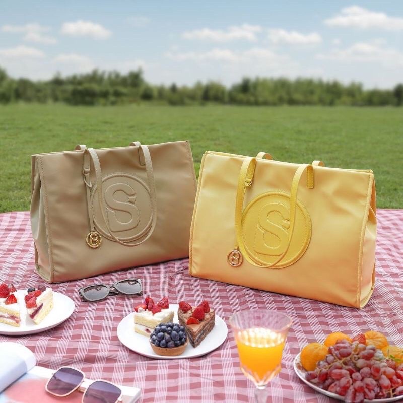 PRELOVED Aaliya nylon tote bag buttonscarves