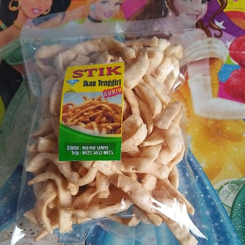 

krupuk stik ikan tenggiri khas kalteng (enak,hurih,renyah)