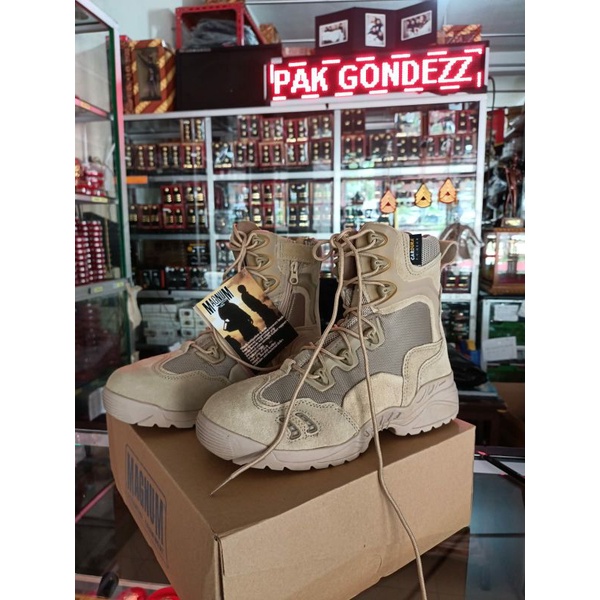 Sepatu tactical Magnum