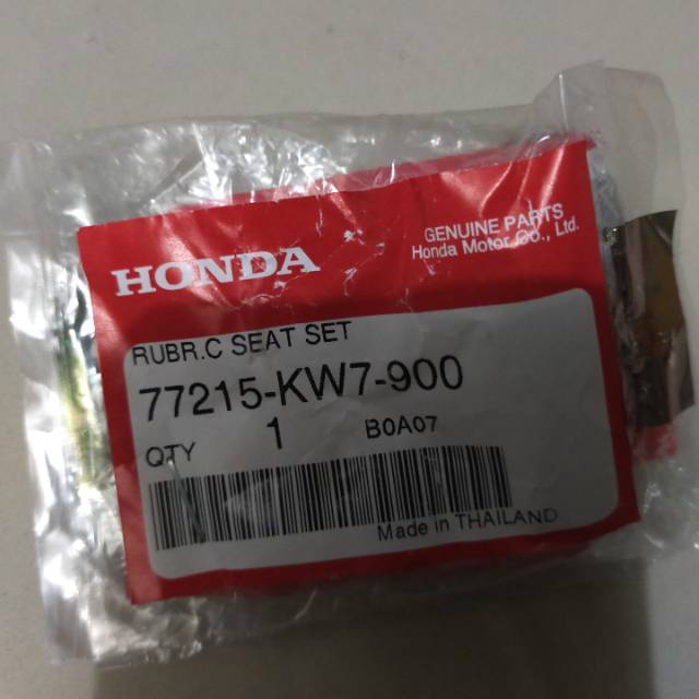 77215-KW7-900 RUBBER C SEAT SETTING  KARET JOG 77215KW7900