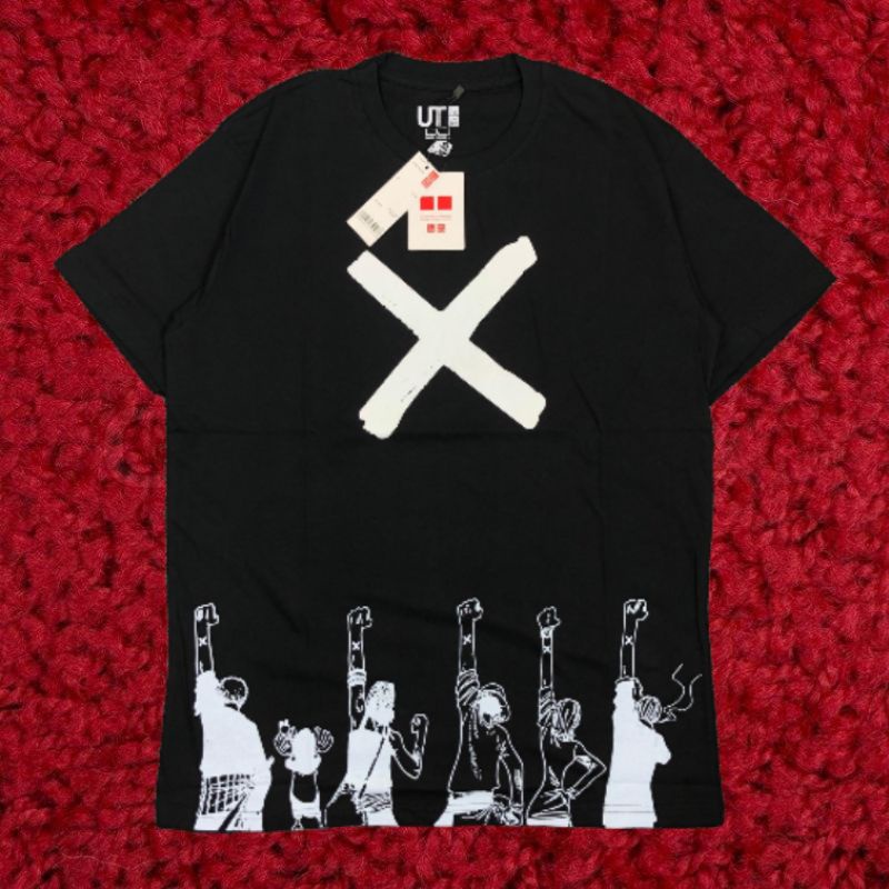 KAOS UNIQLO X KAWS ONE PIECE PREMIUM TEE