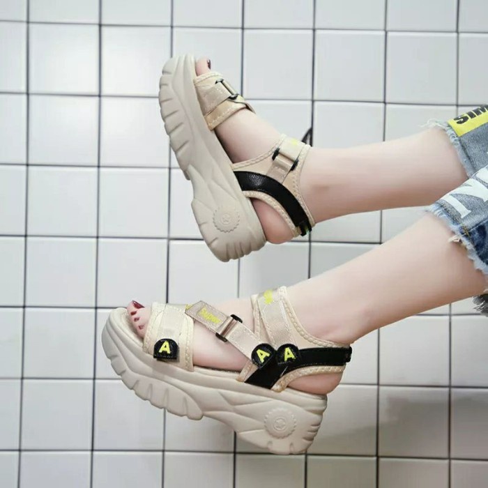 Sendal Wanita Kekinian Sandal Gunung Wanita Gladiator Korea Sandal Cewek Kekinian Sandal Wanita Terb