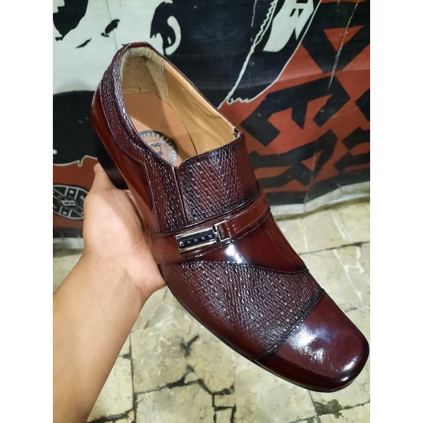 PANTOFEL PRIA KULIT ASLI