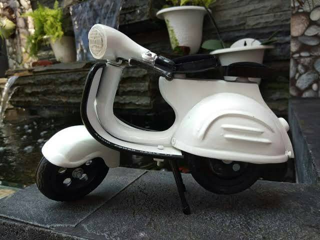 (Bisa COD) Miniatur Vespa logam besi.
