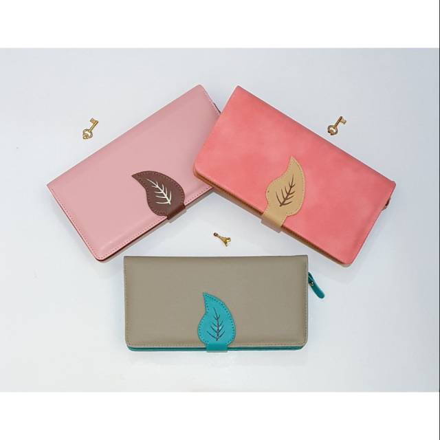 Dompet Wanita / Woman Wallet - Leaf Button