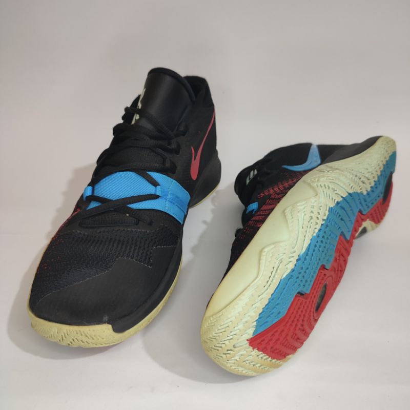 kyrie 4 flytrap black