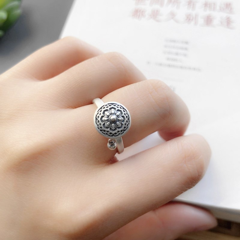 Cincin Jari Desain Mantra Buddha Tibet Warna Silver Untuk Wanita