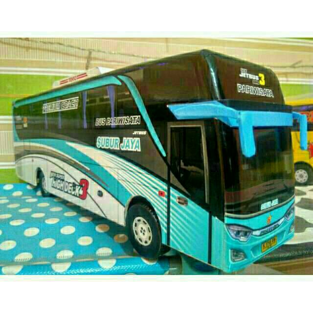 Miniatur bus bis Subur jaya