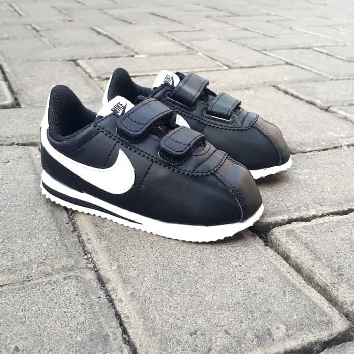 nike cortez hitam