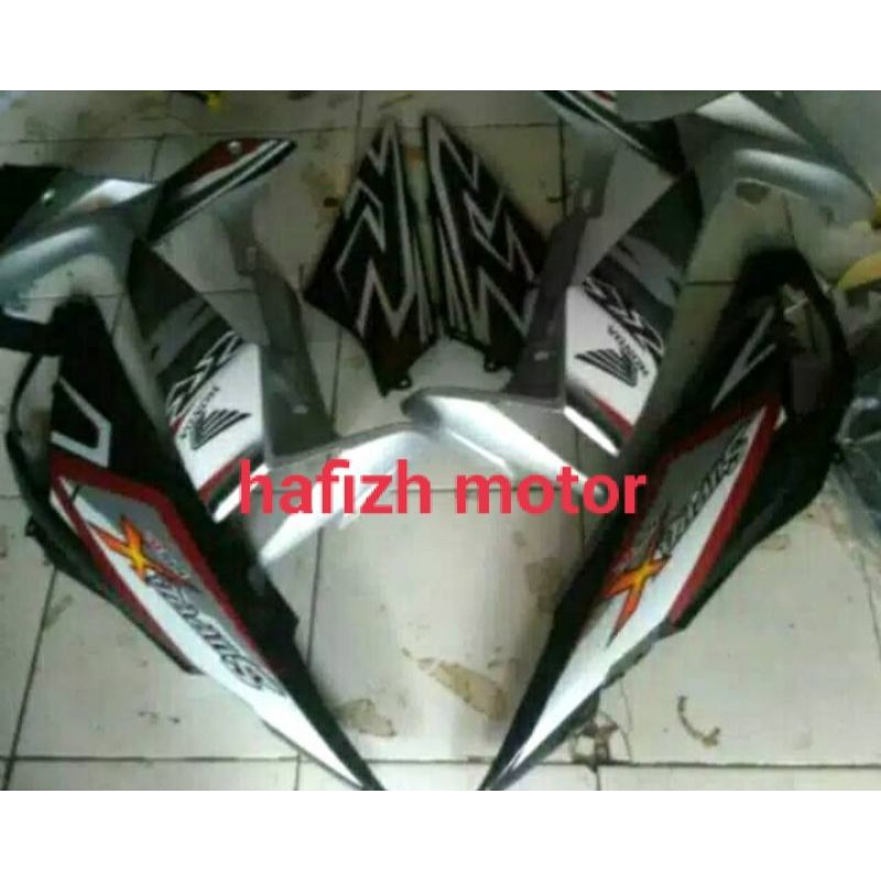 Body plus sayap silver dan striping Supra x 125 batman