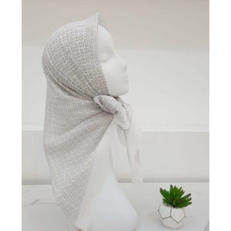 Tapis Square Buttonscarves Vanilla