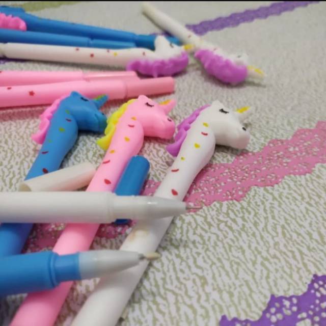 

PULPEN GEL KARATER UNICORN ISI 12 PCS