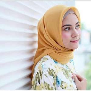 Hijab Segi Empat / Jilbab Segi Empat / Kerudung Segi Empat Polos - Kuning Mustard