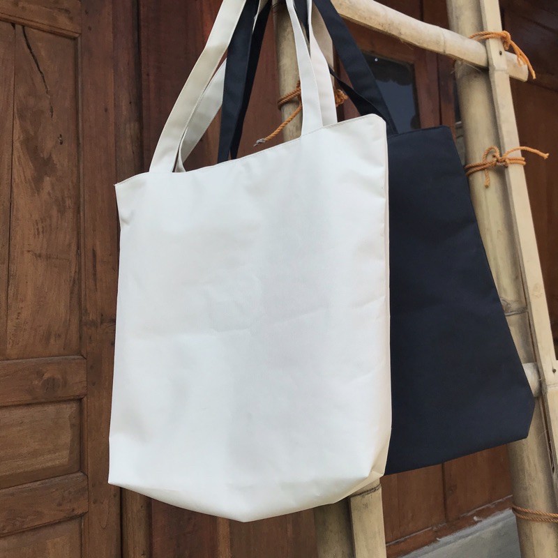 Totebag polos cream muda dan hitam