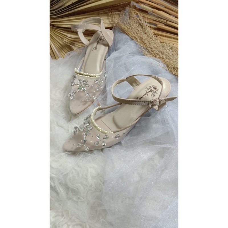 sepatu Bella cream diamont tali 5cm hak kaca