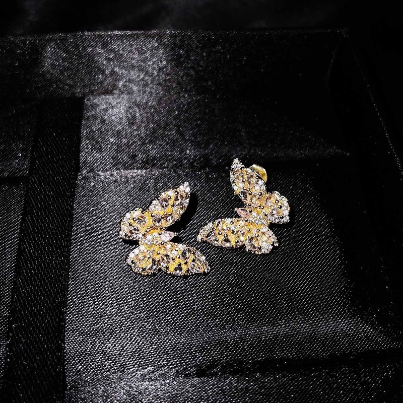 Personalized Fashionable Golden Butterfly-Shaped Earrings