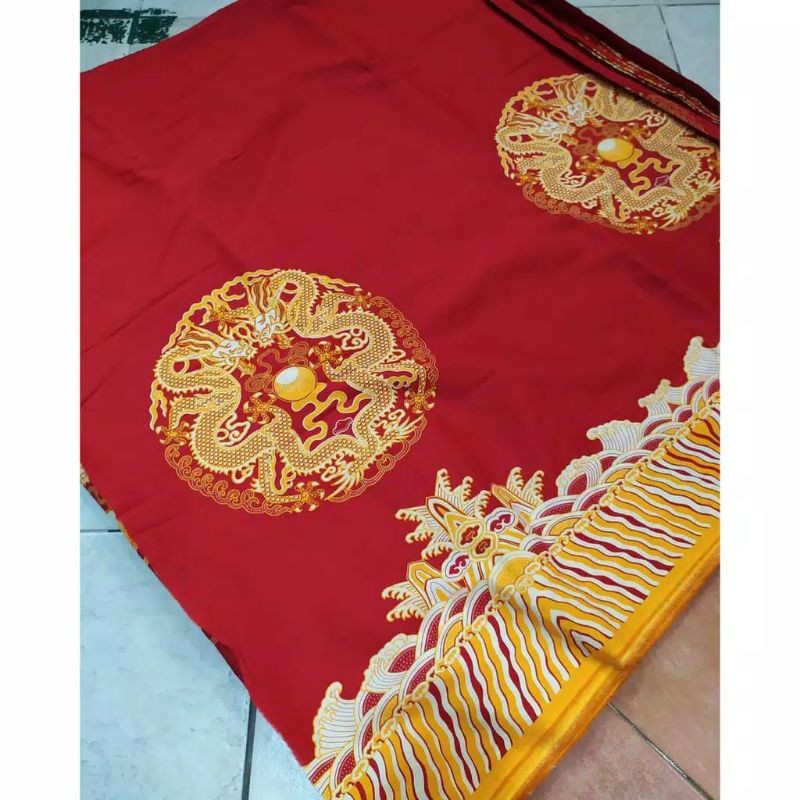 Kain Batik Laweyan Solo motif naga bulat dasar merah ( Primissima )