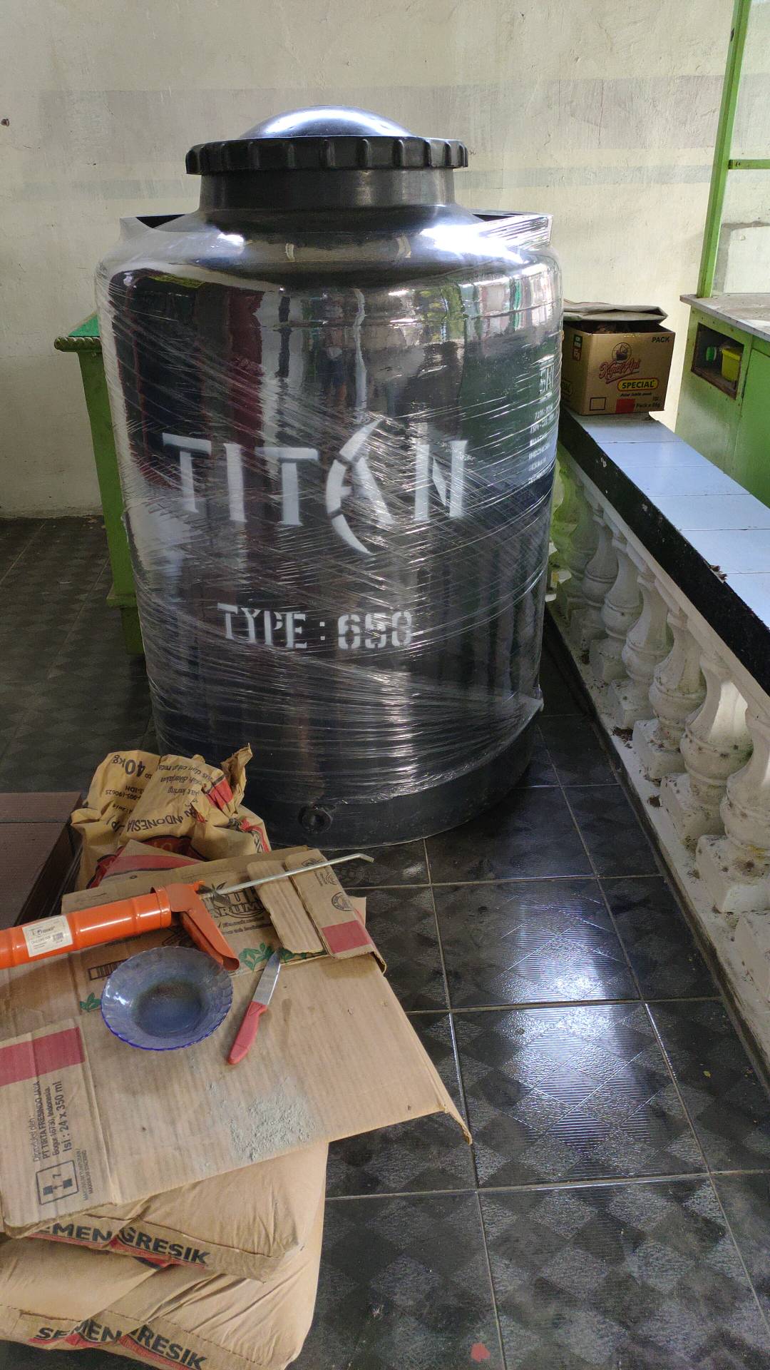 Tandon Air / Toren Air / Tangki Air Titan Blowing Ukuran 650 Liter / Invoice