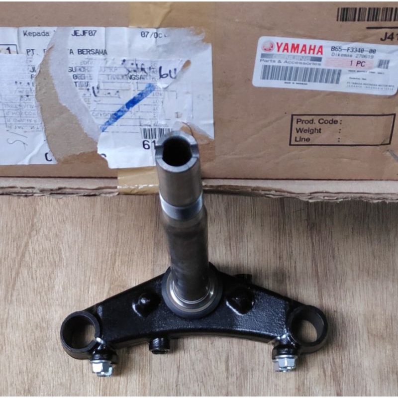 Under bracket comp atau segitiga bawah shock depan Aerox 155 old