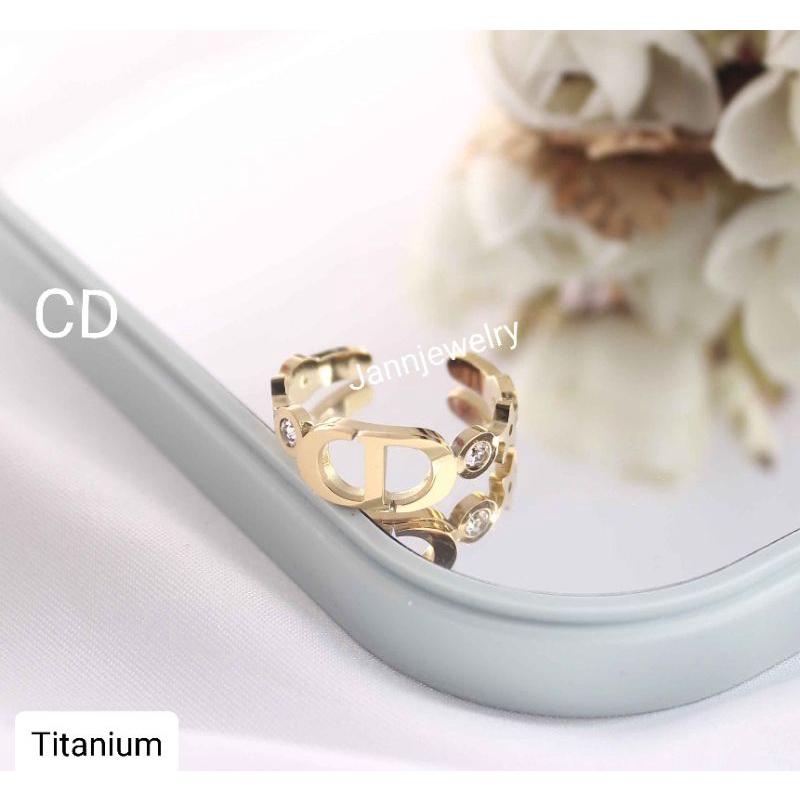 Cincin titanium fashion anti karat&amp;alergi gold