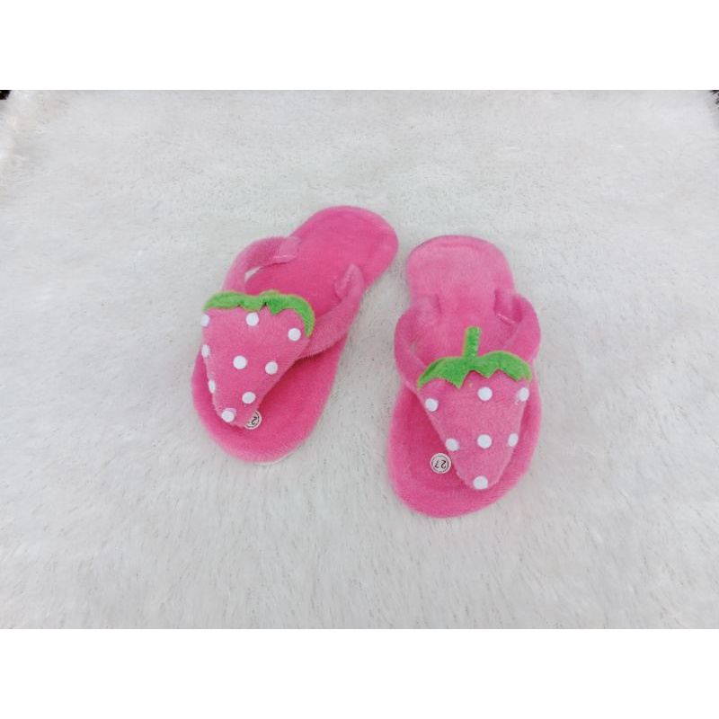 Sandal Jepit Anak Bulu Strawberyy Lucuuuu