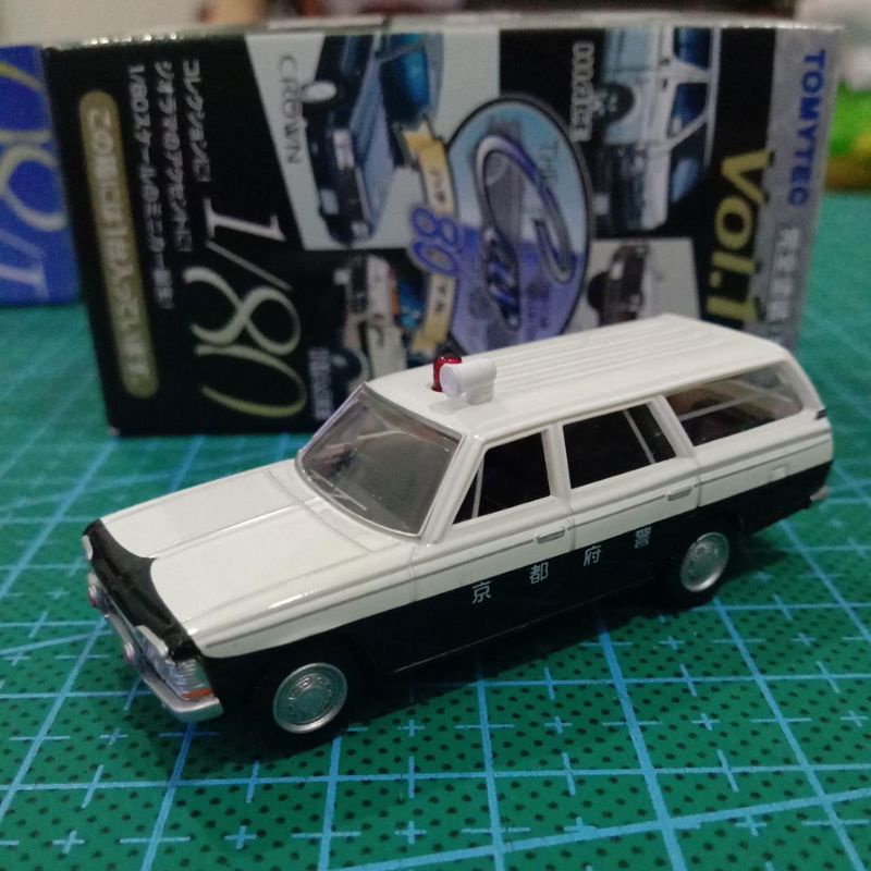 Tomytec 1/80 Toyota Crown Van Wagon Japanese Police Car