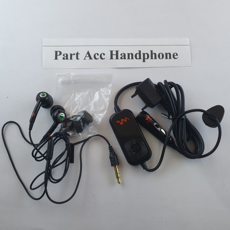 headset earphone sony ericsson hpm-82 hitam