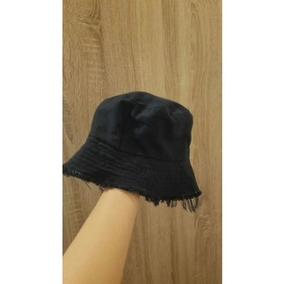 PRELOVED BUCKET HAT RIPPED TOPI KUPLUK NAVY / BIRU TUA