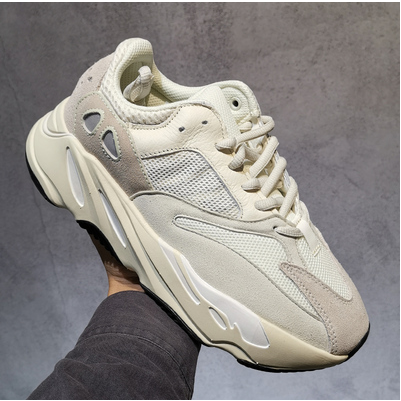 yeezy 700 classic