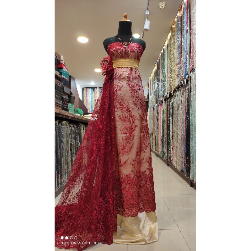 Kain Tile Brokat Lace Kebaya Dress Merah