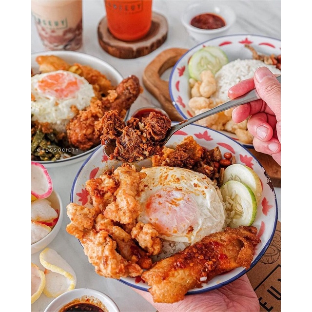 

READY JAKARTA 22 MAR 2025 - [MINIMAL ORDER 2 PORSI] NASI LEMAK BANCEUY FAVORIT BANDUNG LEGEND VIRAL HITS KEKINIAN REMPAH OLEH OLEH