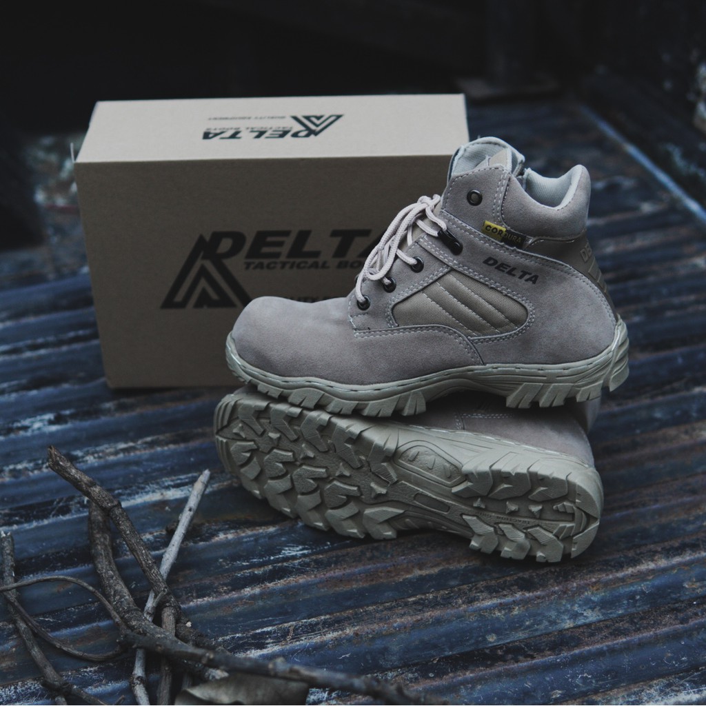 sepatu pria safety DLTA pendek cream ujung besi bahan kulit suede
