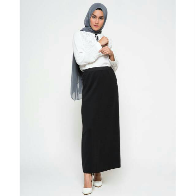 Annisa Rok Wanita Basic