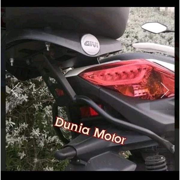 Breket Box Xmax merk GIVI - Bracket Breket Box Givi xmax