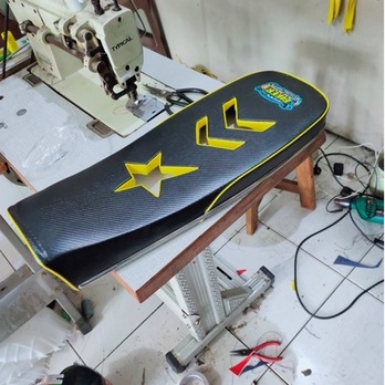 Jok Slim Honda Cb 100 - Cb glatik Modifikasi Lubang Variasi Lis Kuning