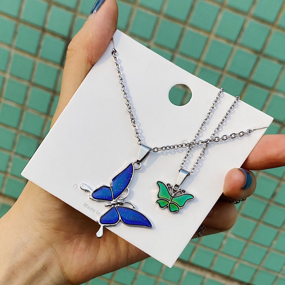 Kalung  Wanita Korea Ins Butterfly Seksi Perubahan Suhu Warna Rantai Klavikula Fashion Aksesoris Titanium  Murah L111
