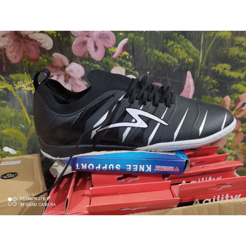 Sepatu futsal specs Accelerator velocity in obralll