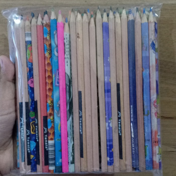 

Trendi Pensil Warna Curah Berbagai Merk (Kwalitas Jepang) Hemat