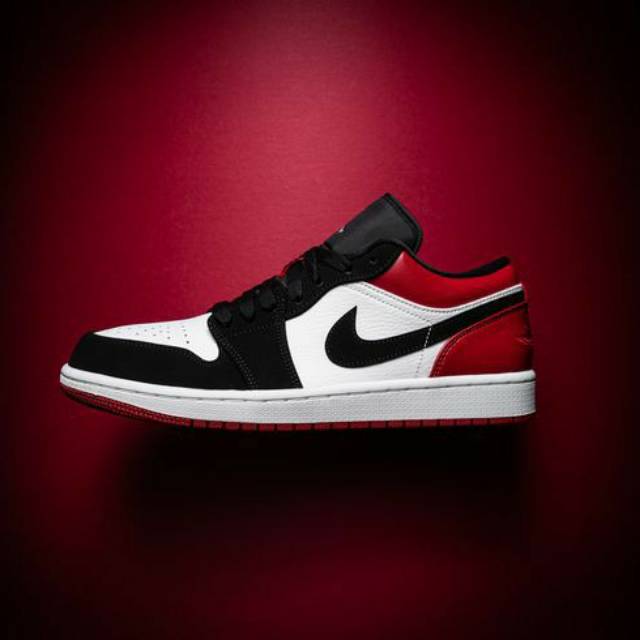 NIKE AIR JORDAN 1 LOW BLACK TOE