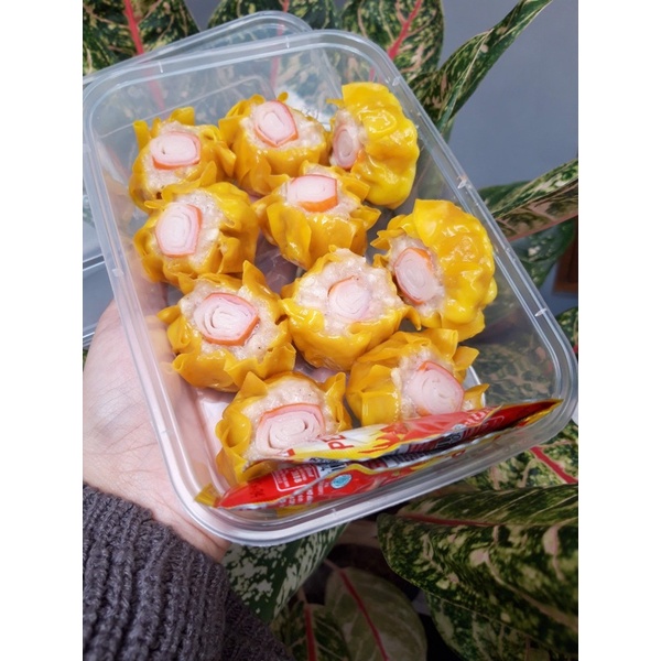 

DIMSUM AYAM 90% Daging ayam isi 10