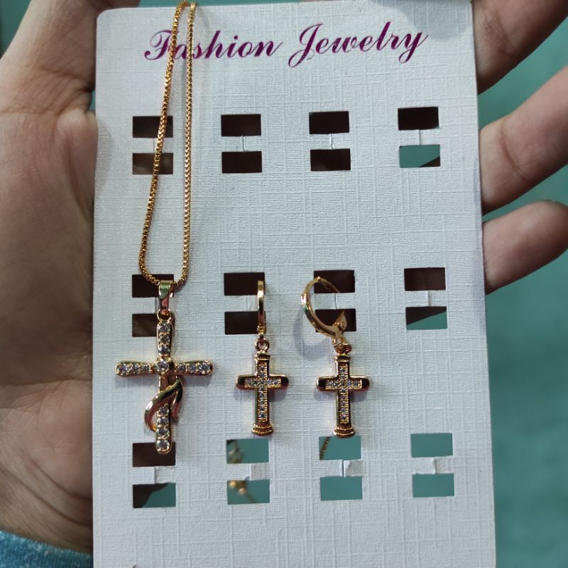 SET PERHIASAN KALUNG SALIB+ANTING SALIB BERLAPIS EMAS DENGAN MATA ZIRCON