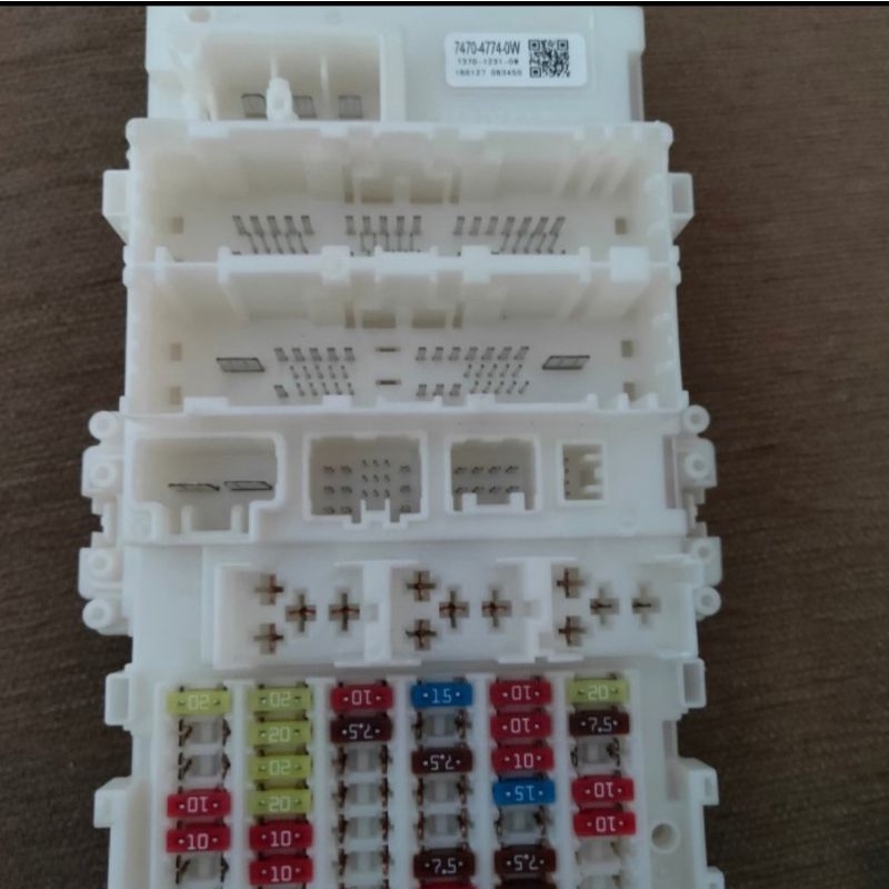 fuse box box skring honda hrv 1500cc