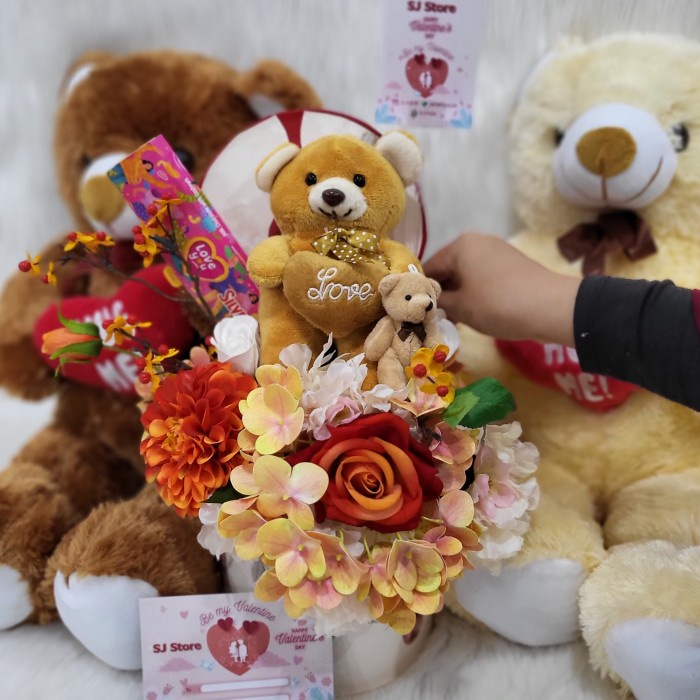 

Paket box hampers bunga valentine anniversary ulang tahun wisuda 28